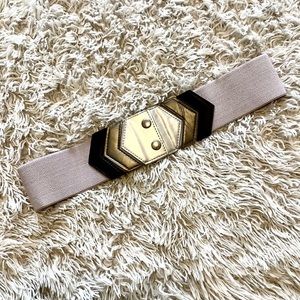 Lavender stretch belt with metallic detail